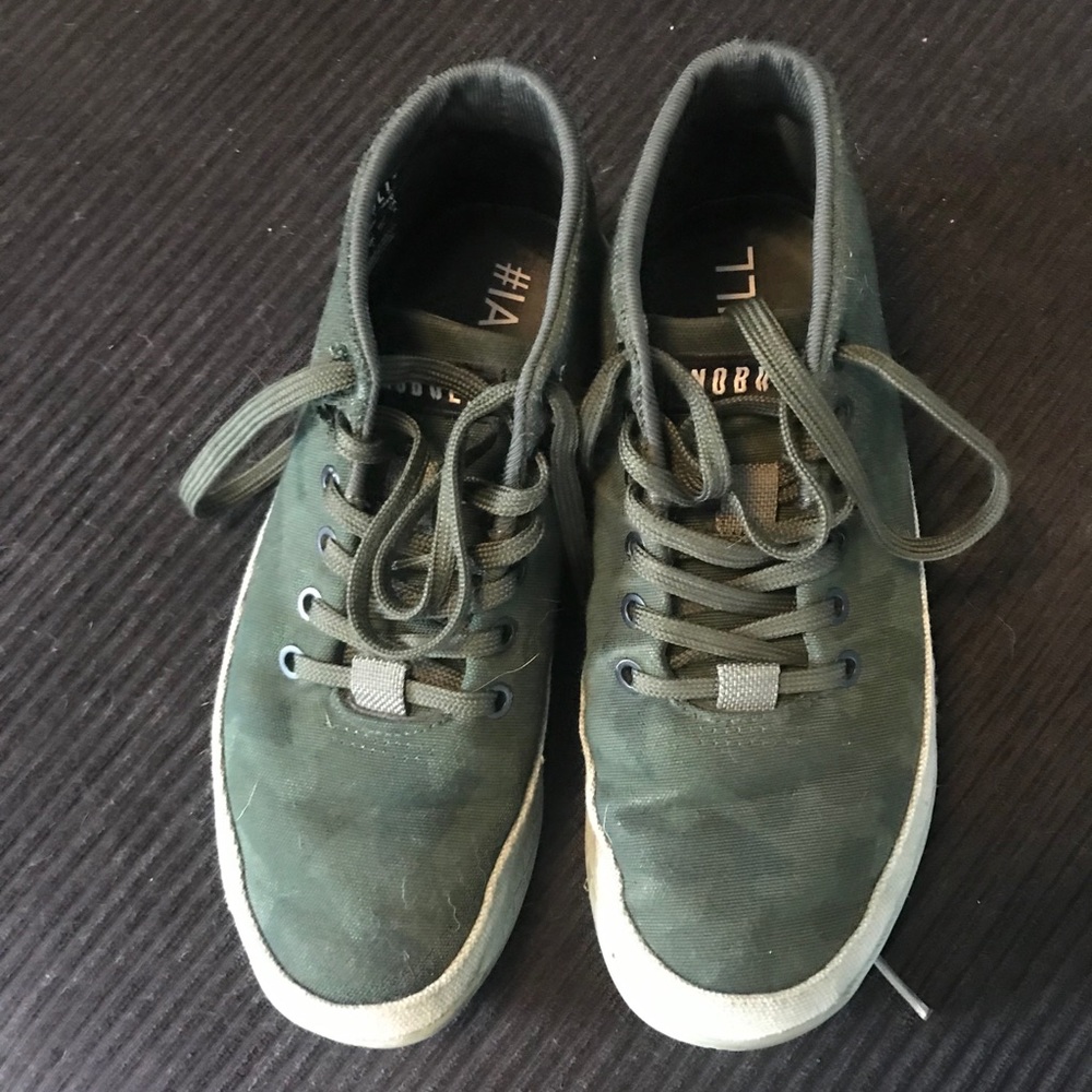 No Bull mid ankle trainers